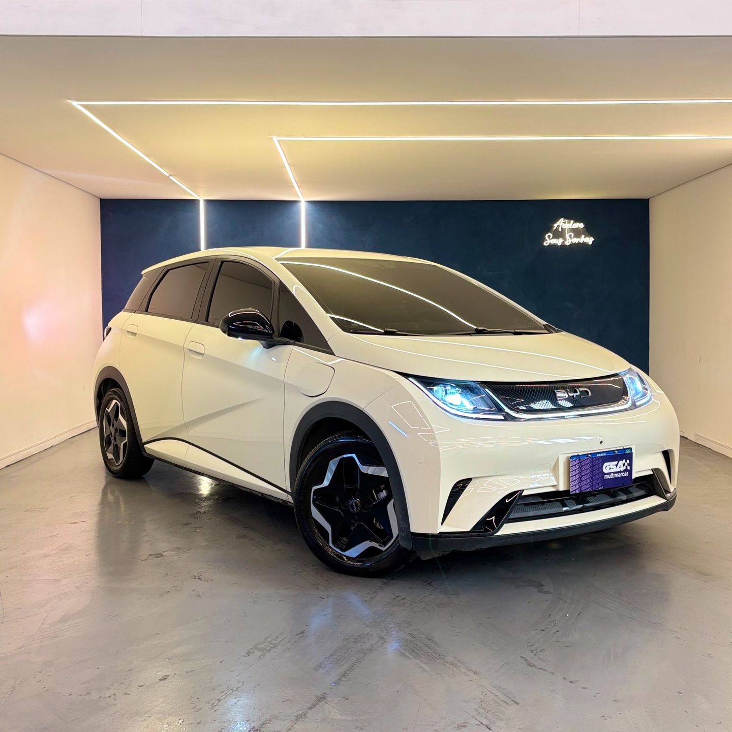 BYD Dolphin EV (Elétrico) - Branco - 2025 - BYD 2025