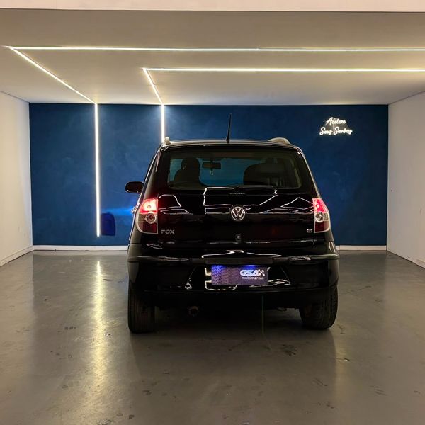 VolksWagen Fox Plus 1.6Mi/ 1.6Mi Total Flex 8V 4p - Preto - 2008 2008 - Foto 5